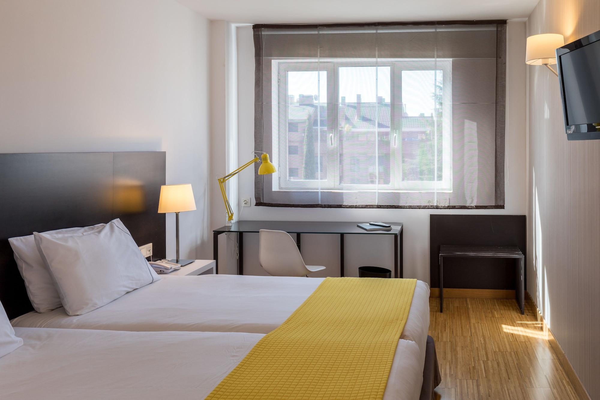 Rafaelhoteles Atocha Мадрид Екстериор снимка