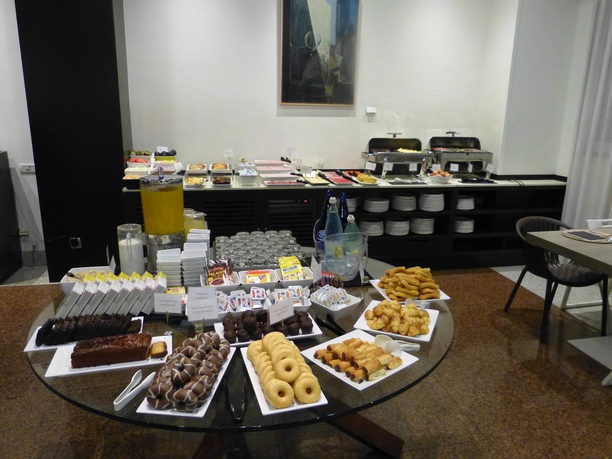 Rafaelhoteles Atocha Мадрид Екстериор снимка